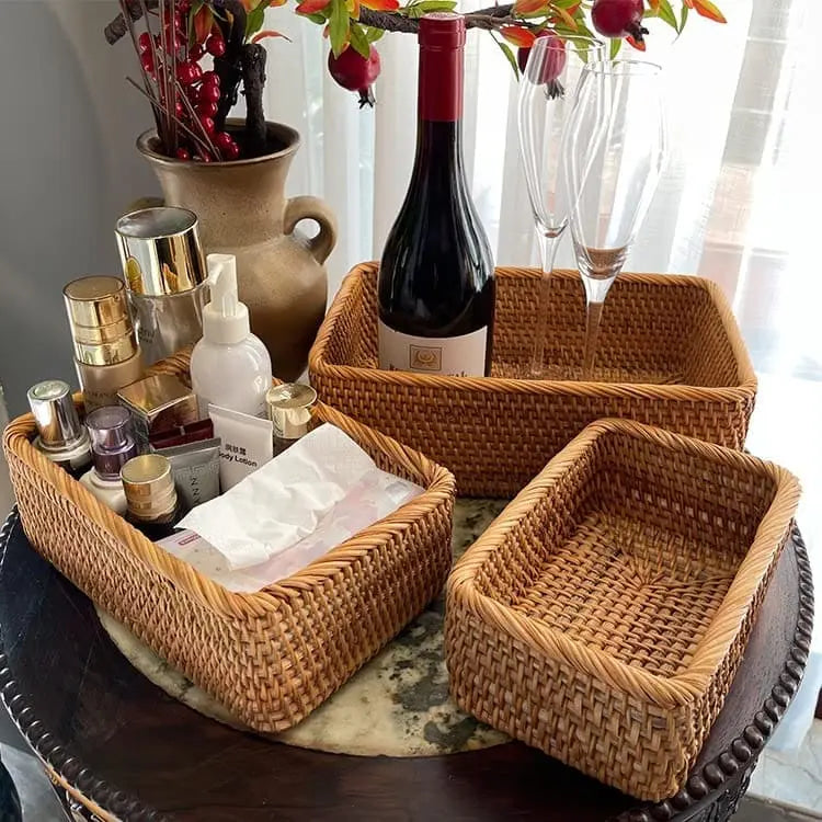 Panier en rotin tissé à la main