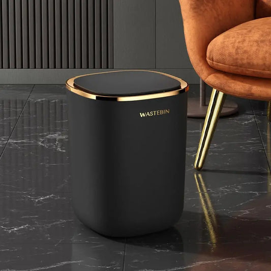 Poubelle automatique colorée pour salle de bain et cuisine.