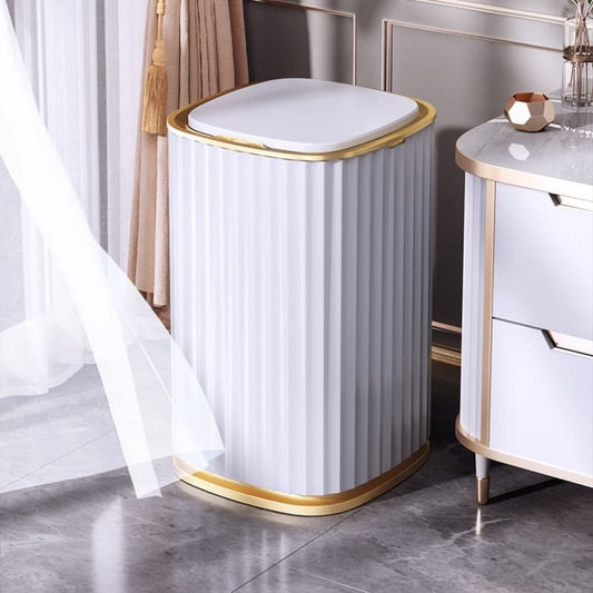 Poubelle automatique avec capteur intelligent pour salle de bain et cuisine.