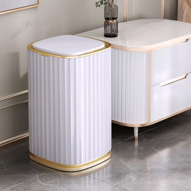 Poubelle automatique avec capteur intelligent pour salle de bain et cuisine.