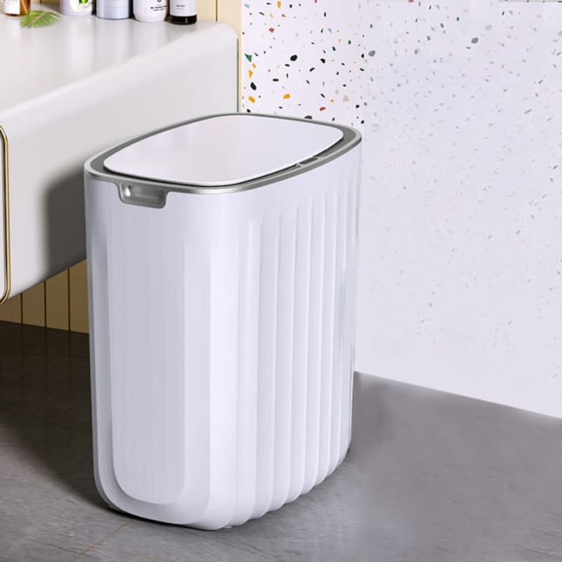Poubelle automatique avec capteur intelligent pour salle de bain et cuisine.