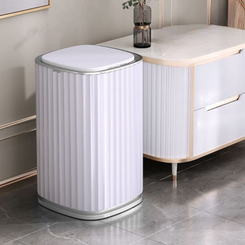 Poubelle automatique avec capteur intelligent pour salle de bain et cuisine.