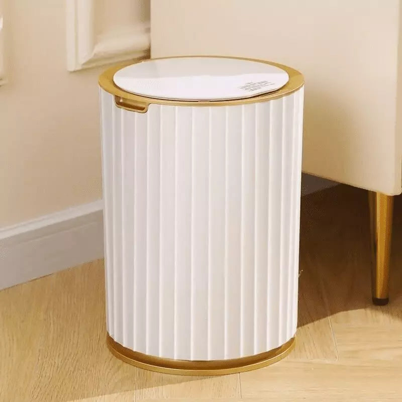Poubelle automatique avec capteur intelligent pour salle de bain et cuisine.