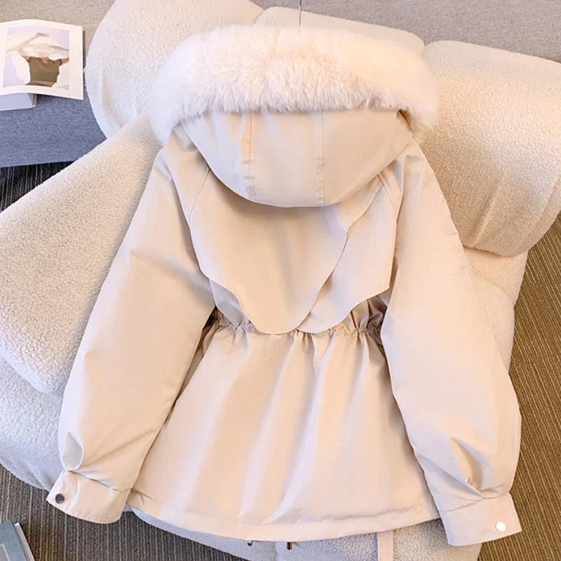 Manteau Élégant Avec Col En Fourrure